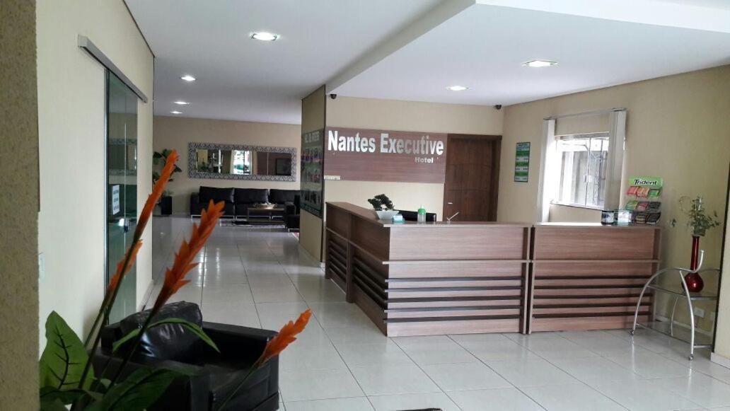 Nantes Executive Hotel Pitanga Esterno foto