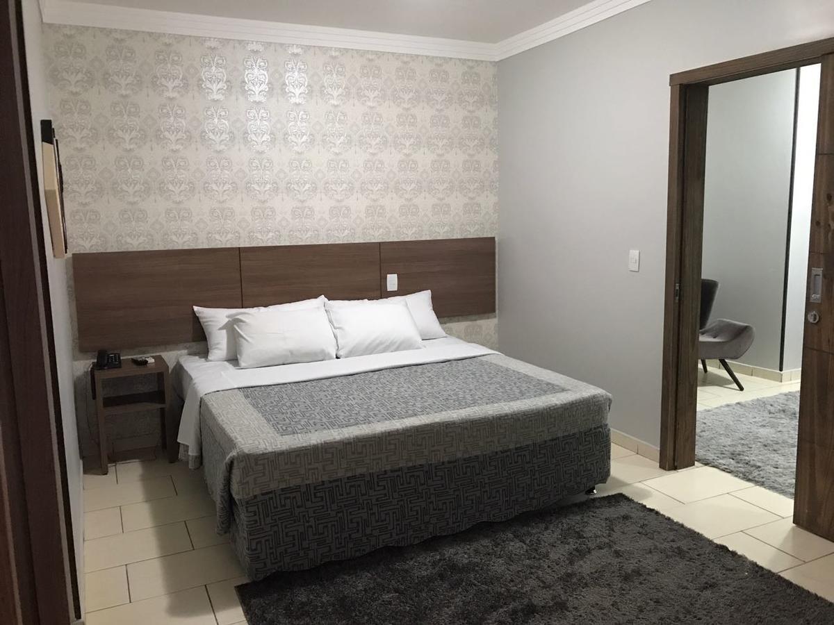 Nantes Executive Hotel Pitanga Esterno foto