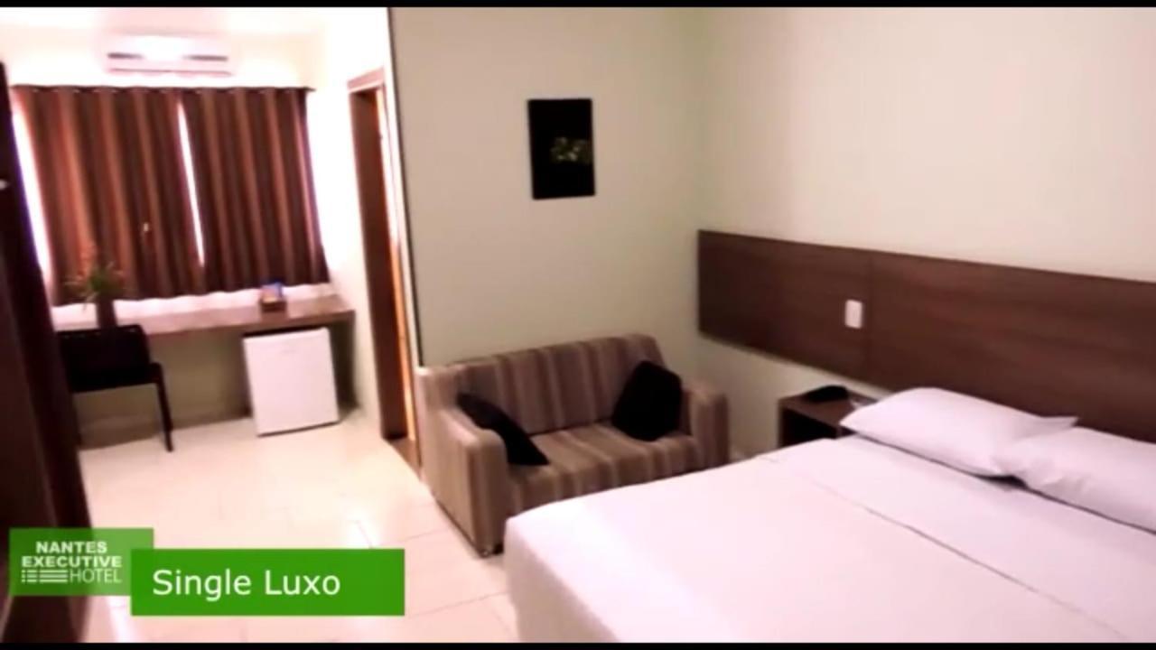 Nantes Executive Hotel Pitanga Esterno foto
